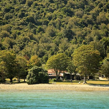 Furneaux Lodge Endeavour Inlet エクステリア 写真