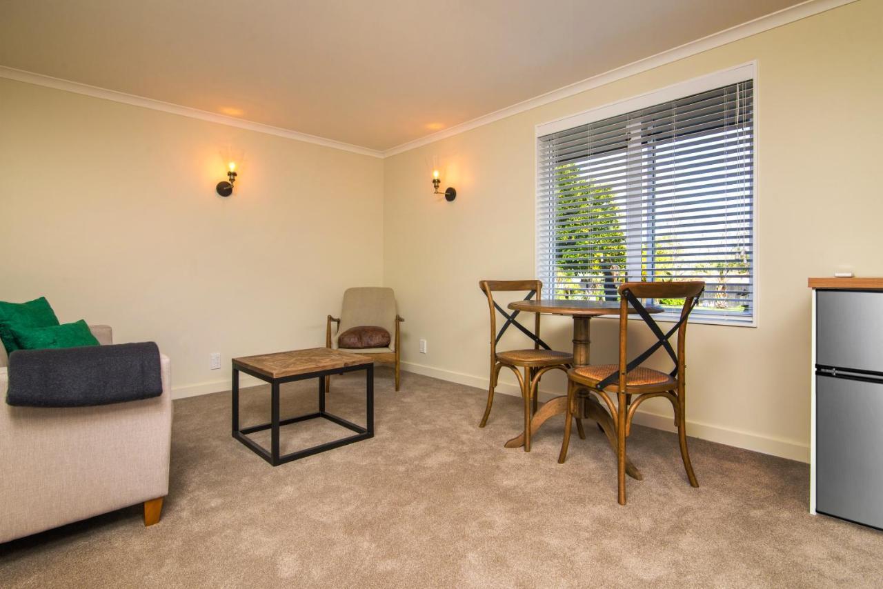Furneaux Lodge Endeavour Inlet エクステリア 写真